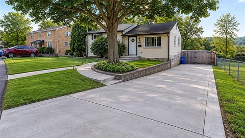 $224,900 | 142 Xavier Drive, Verona, PA 15147
