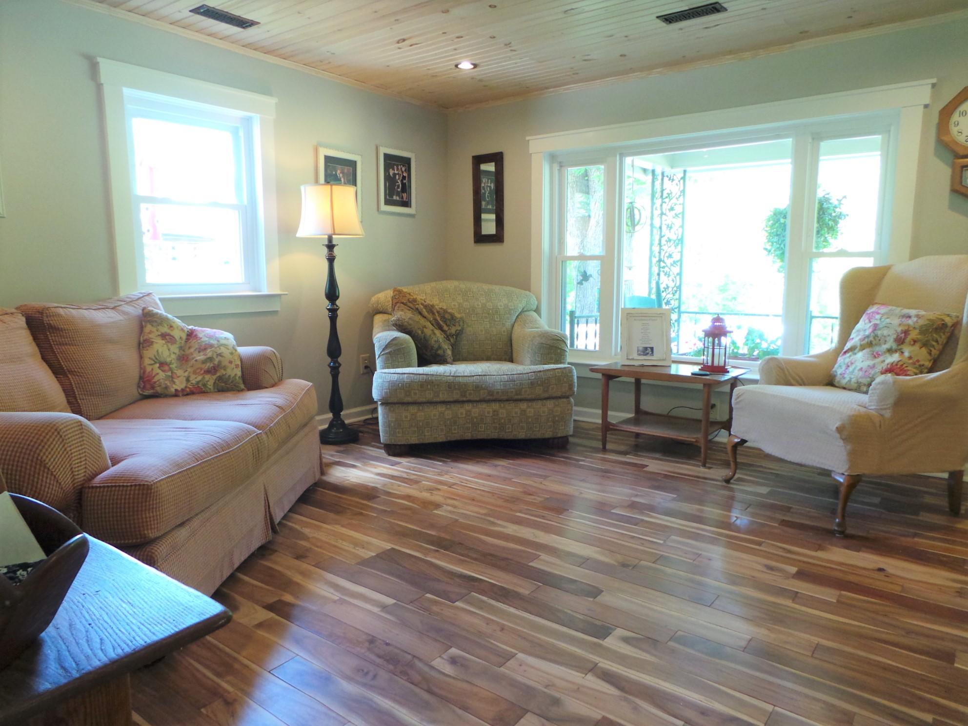 1905 Boozy Creek Road Bristol, VA 24202 - Photo 2 of 130 SUNNY AND BRIGHT