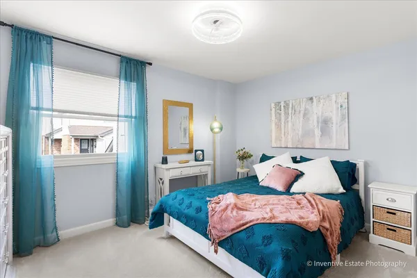 $380,000 | 884 Bristol Drive, Barrington, IL 60010