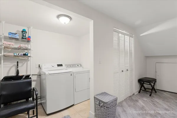 $380,000 | 884 Bristol Drive, Barrington, IL 60010