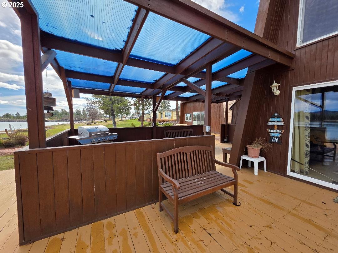 73 South Lakewood Road Tygh Valley, OR 97063 - Photo 40 of 44 a view of porch with seating space