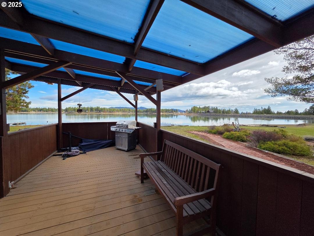 73 South Lakewood Road Tygh Valley, OR 97063 - Photo 41 of 44 a view of a ocean from a balcony