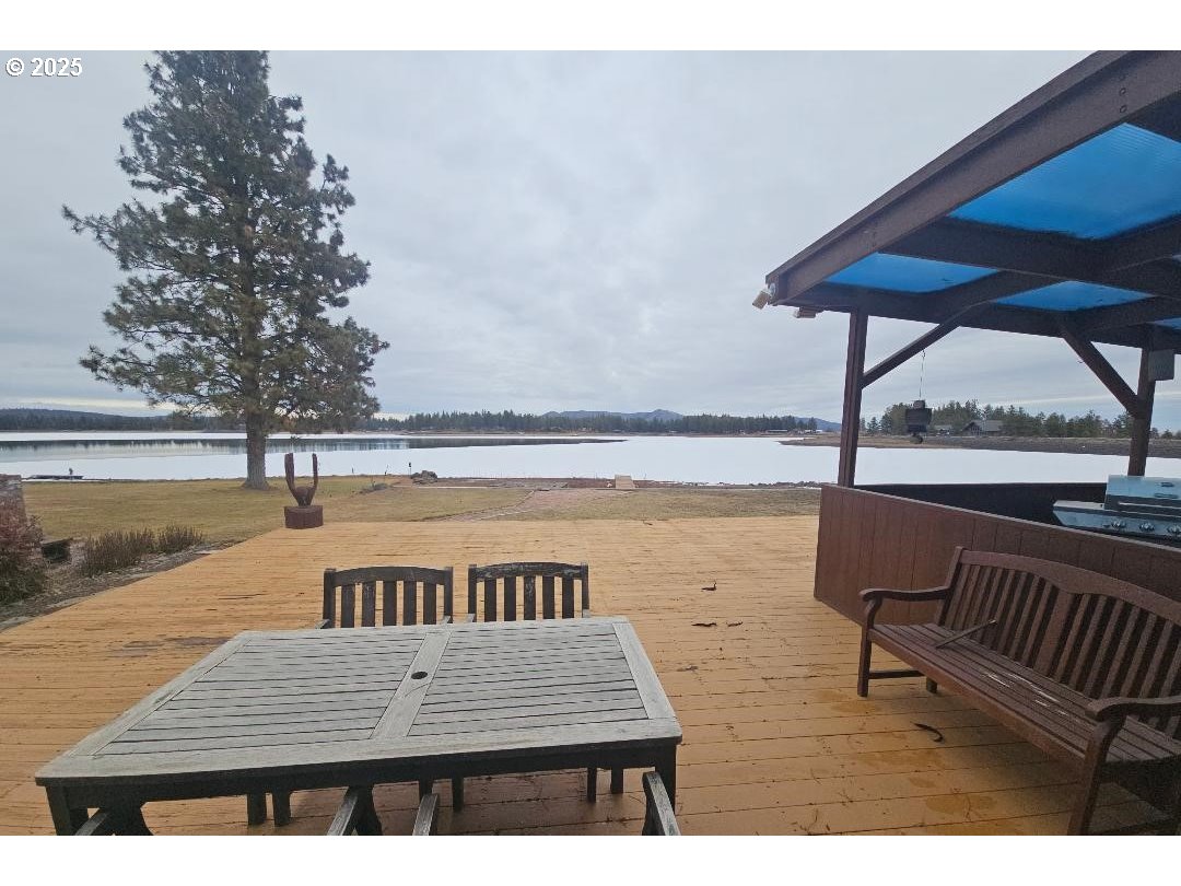73 South Lakewood Road Tygh Valley, OR 97063 - Photo 6 of 44 a view of an outdoor space with seating area