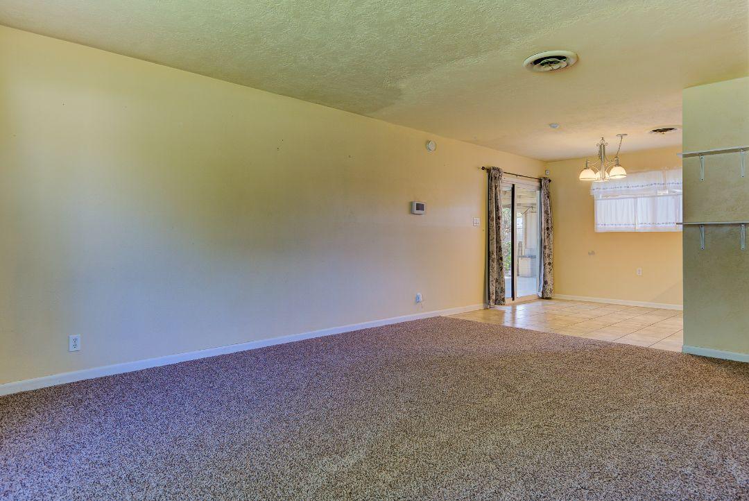 3414 Riverside Drive Anderson, CA 96007 - Photo 3 of 30 Livingroom