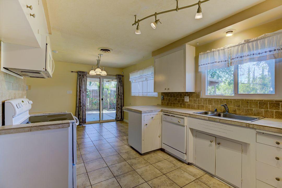 3414 Riverside Drive Anderson, CA 96007 - Photo 8 of 30 3414RiversideDrive_006