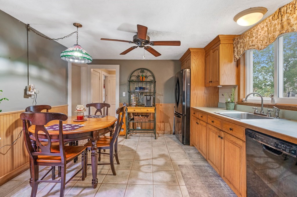38 Walter Road Danvers, MA 01923 - Photo 13 of 29