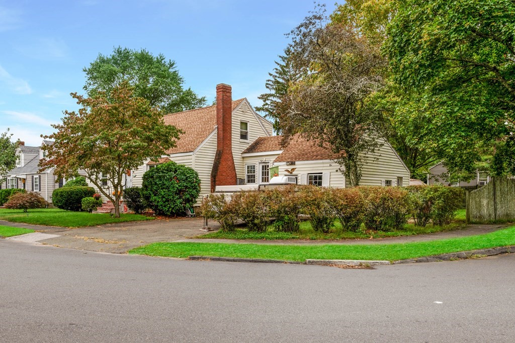 38 Walter Road Danvers, MA 01923 - Photo 3 of 29