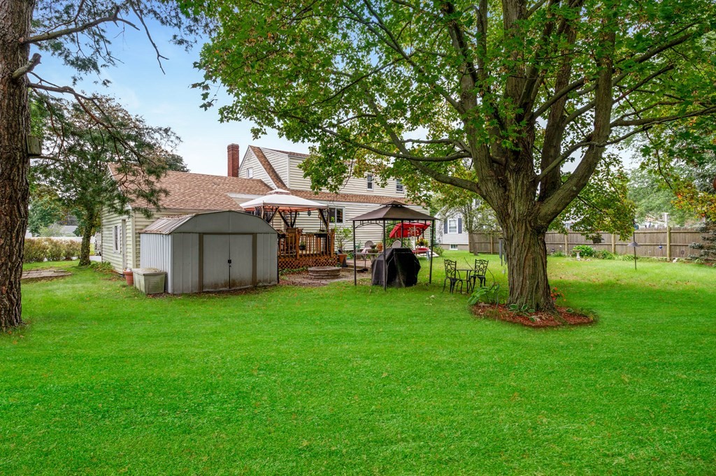 38 Walter Road Danvers, MA 01923 - Photo 4 of 29
