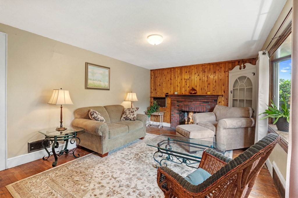 38 Walter Road Danvers, MA 01923 - Photo 9 of 29