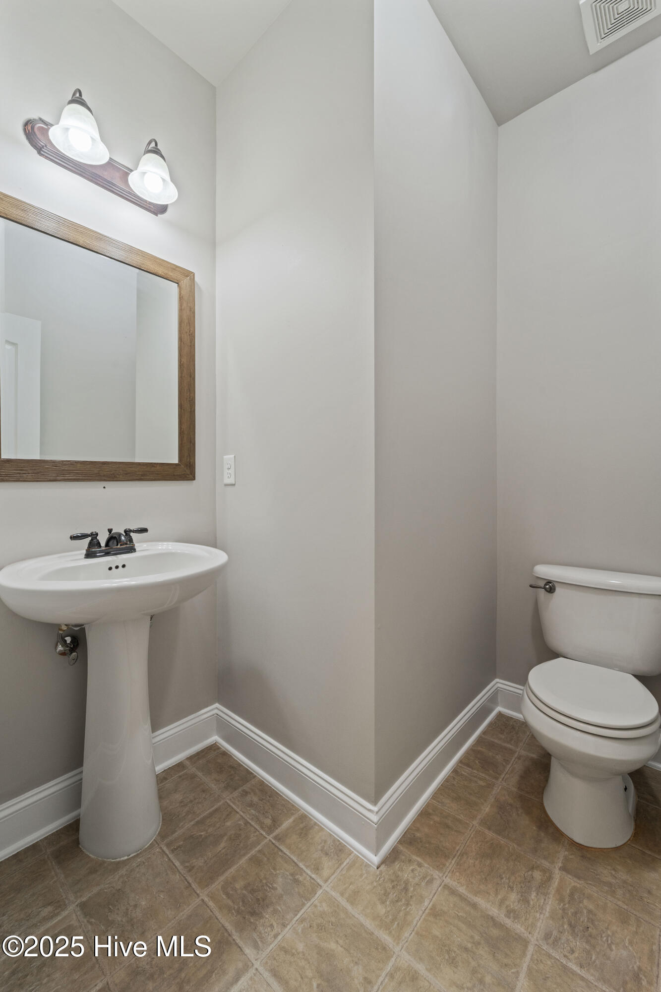311 First Post Road Jacksonville, NC 28546 - Photo 10 of 36
