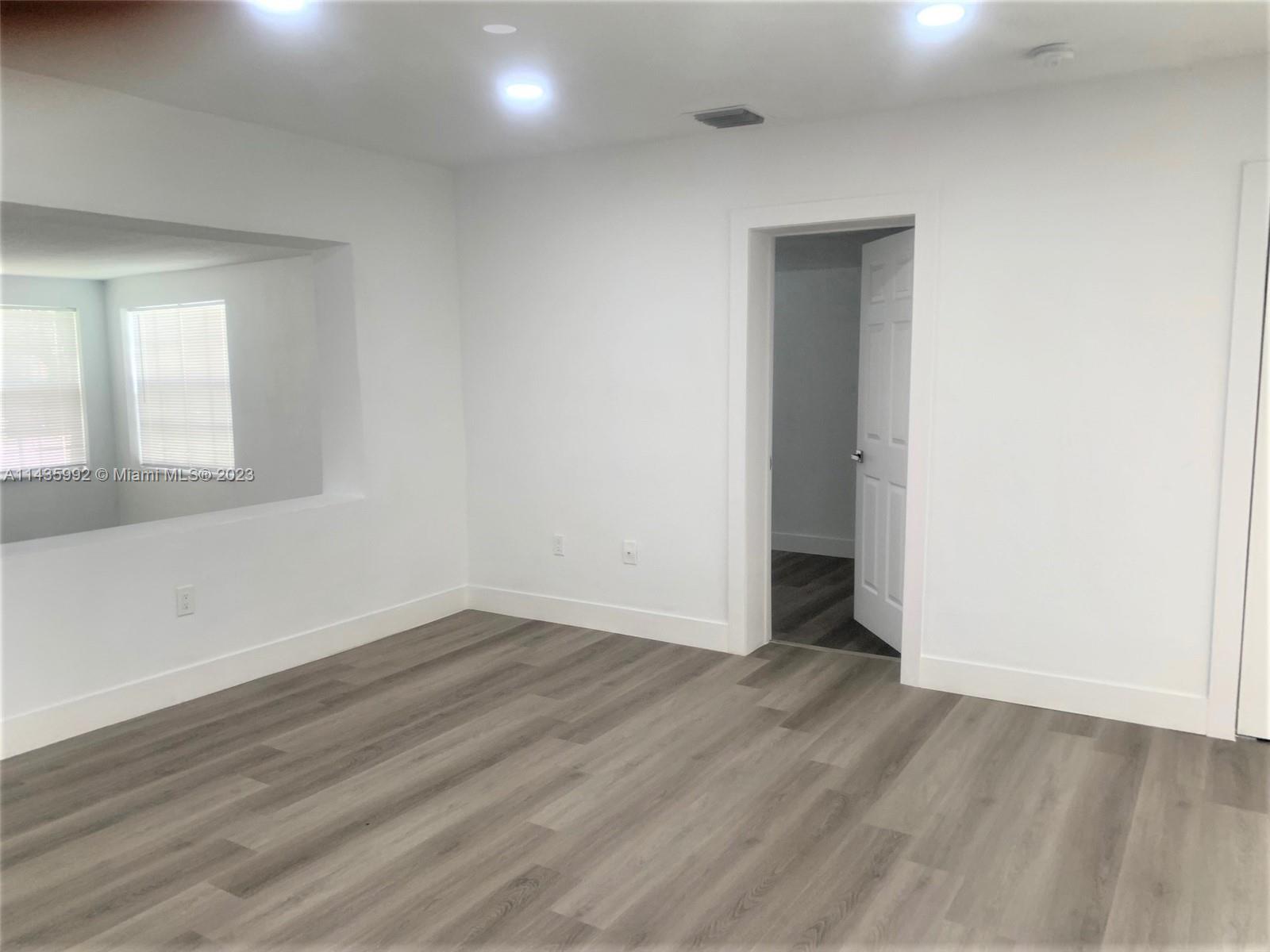 3335 Northwest 19th Street Miami, FL 33125 - Photo 12 of 42