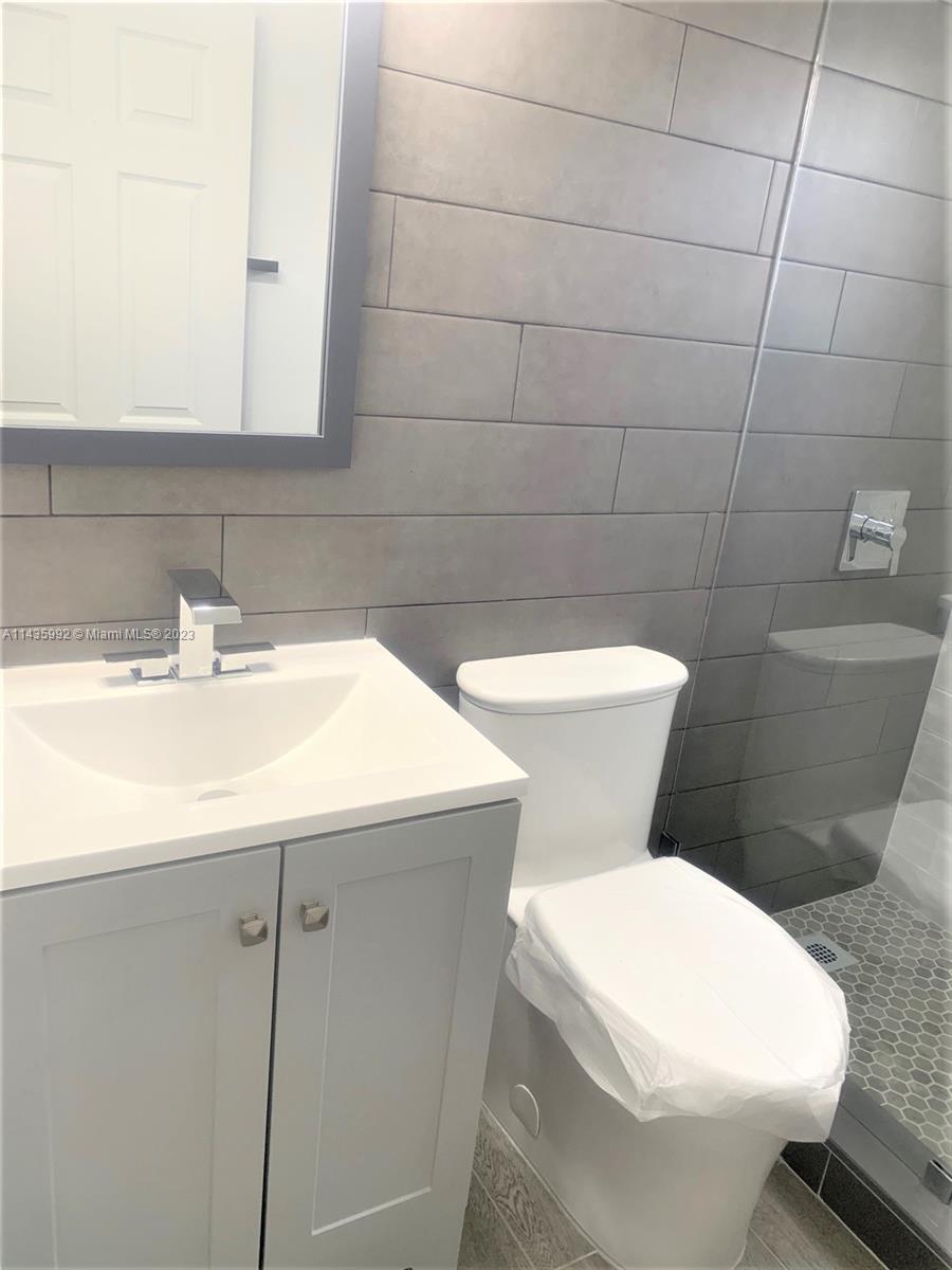 3335 Northwest 19th Street Miami, FL 33125 - Photo 21 of 42