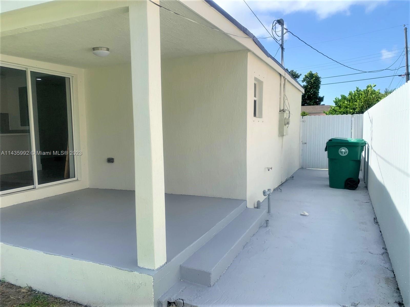 3335 Northwest 19th Street Miami, FL 33125 - Photo 37 of 42