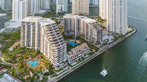 $659,000 | 540 Brickell Key Drive, Unit 823, Miami, FL 33131