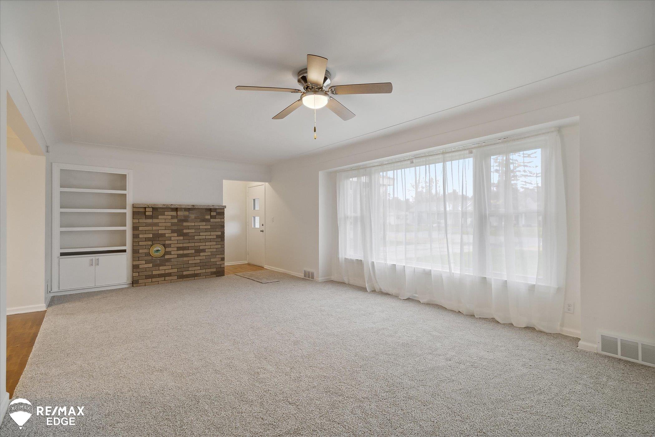 4334 Risedorph Avenue Burton, MI 48509 - Photo 8 of 32 50161485-5f1e46ba-8fb2-4d01-a657-75626056327f.JPG
