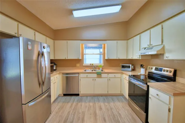 $222,000 | 4823 Colonnades Circle West, Lakeland, FL 33811