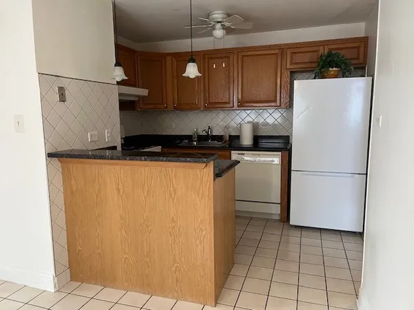 $1,750 | 10408 Major Avenue, Unit 1S, Oak Lawn, IL 60453