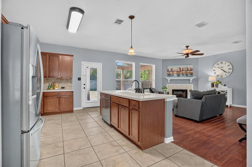 4824 Red Velvet Road Fort Worth, TX 76244 - Photo 10 of 39 Gallery Image 10