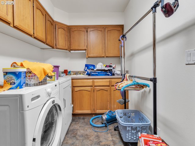 6593 Rippling Brook Drive Southeast Salem, OR 97317 - Photo 25 of 48 a utility room with sink dryer and washer