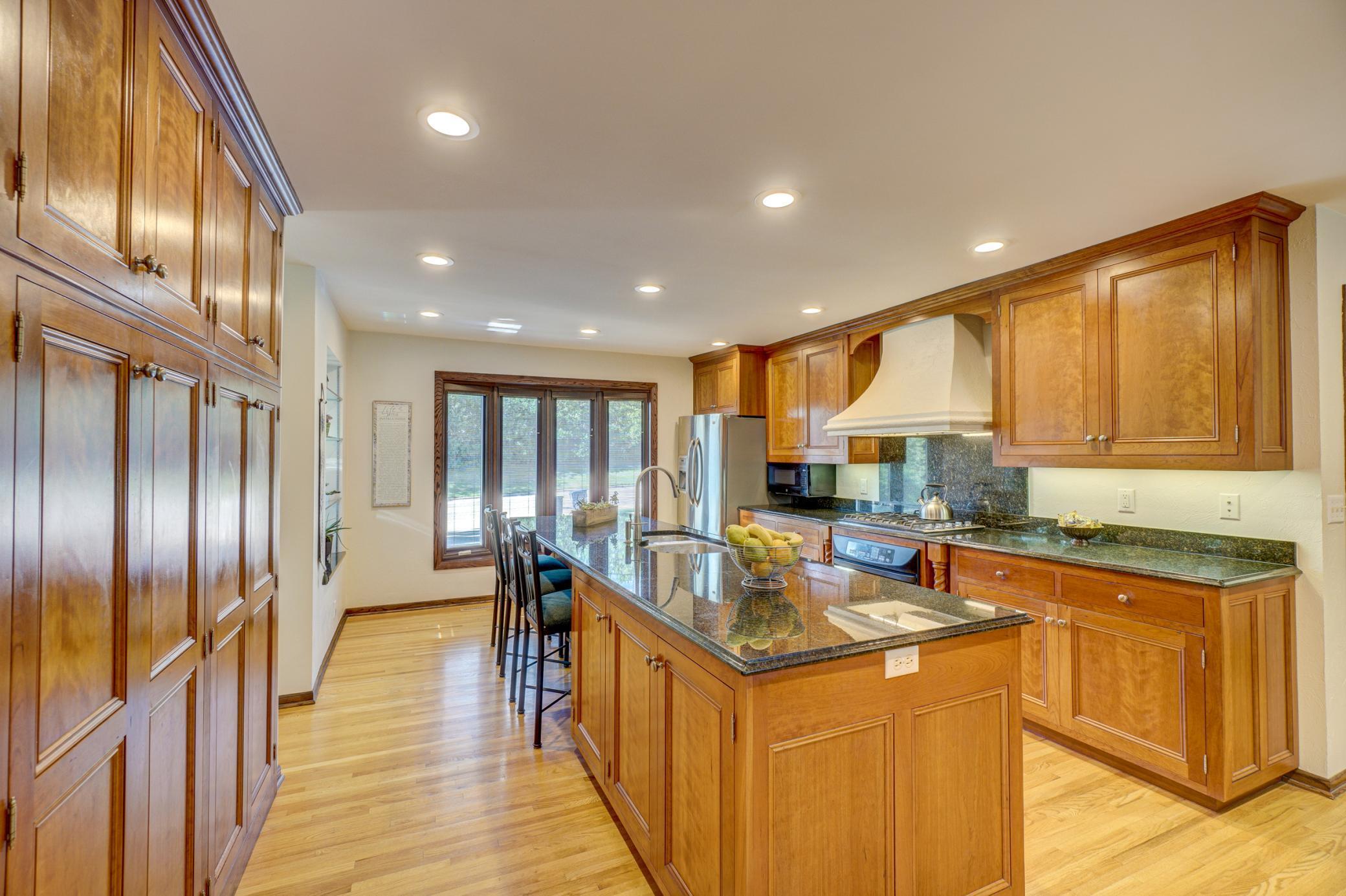 5804 West 70th Street Edina, MN 55439 - Photo 8 of 45 Gallery Image 8
