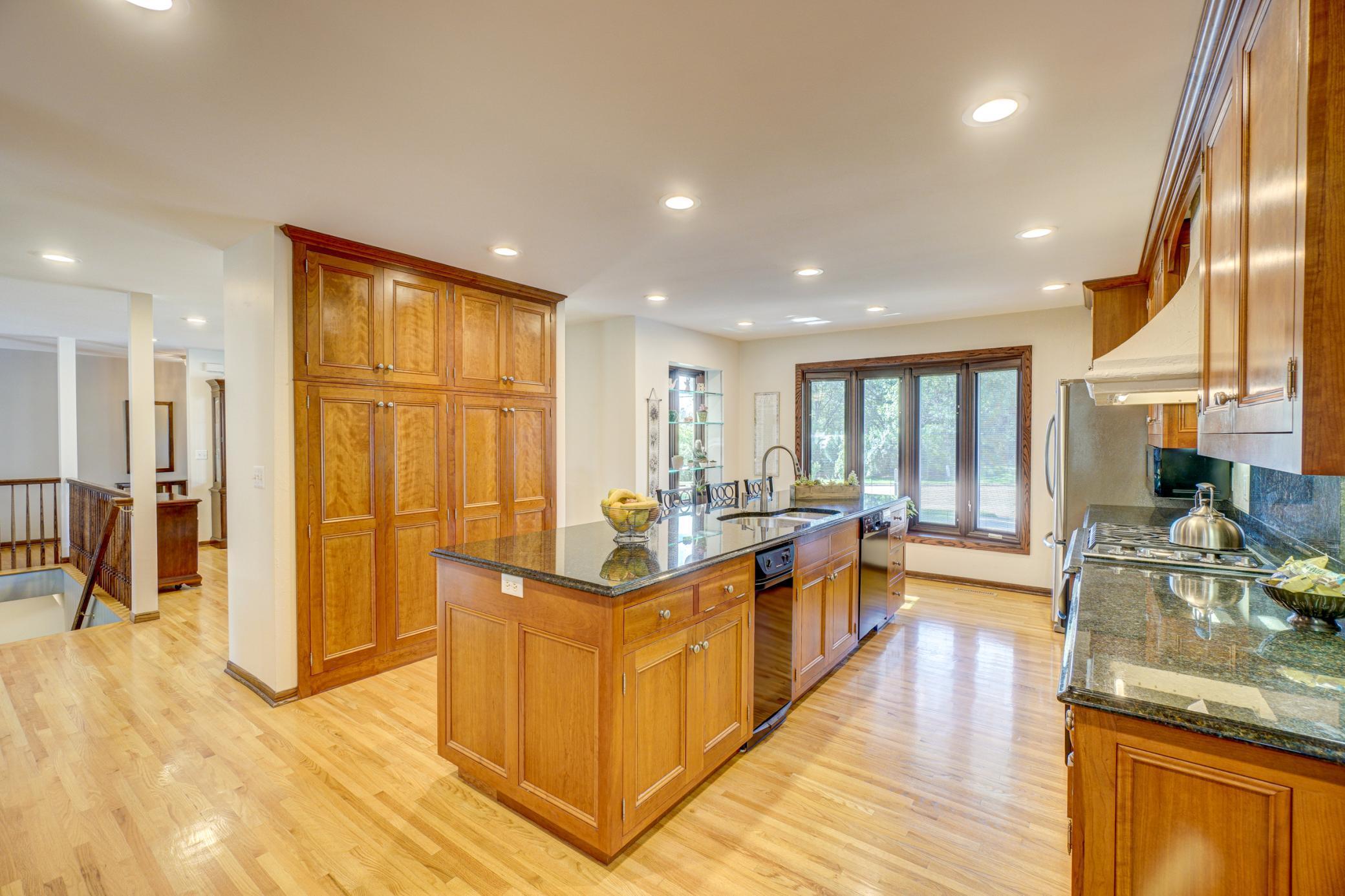 5804 West 70th Street Edina, MN 55439 - Photo 9 of 45 Gallery Image 9