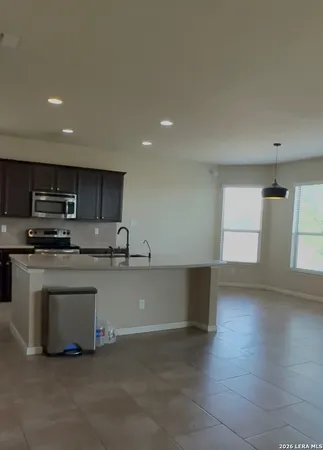 $2,800 | 9010 Phoenix, Converse, TX 78109