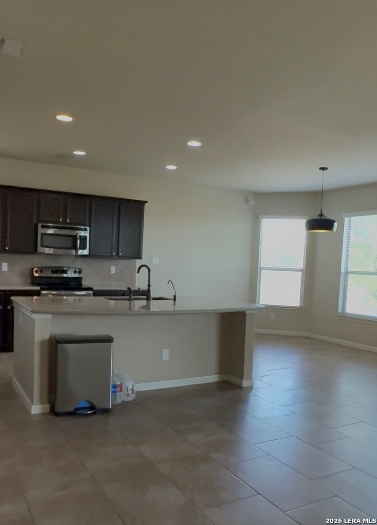 9010 Phoenix Converse, TX 78109 - Photo 5 of 8
