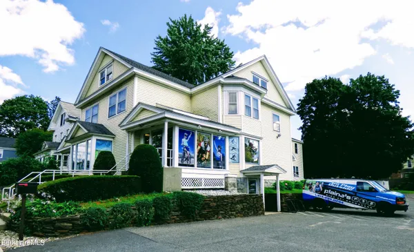 $10 | 55 West Housatonic Street, Pittsfield, MA 01201