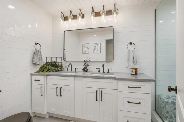 $579,900 | 16938 South Cicero Avenue, Oak Forest, IL 60452