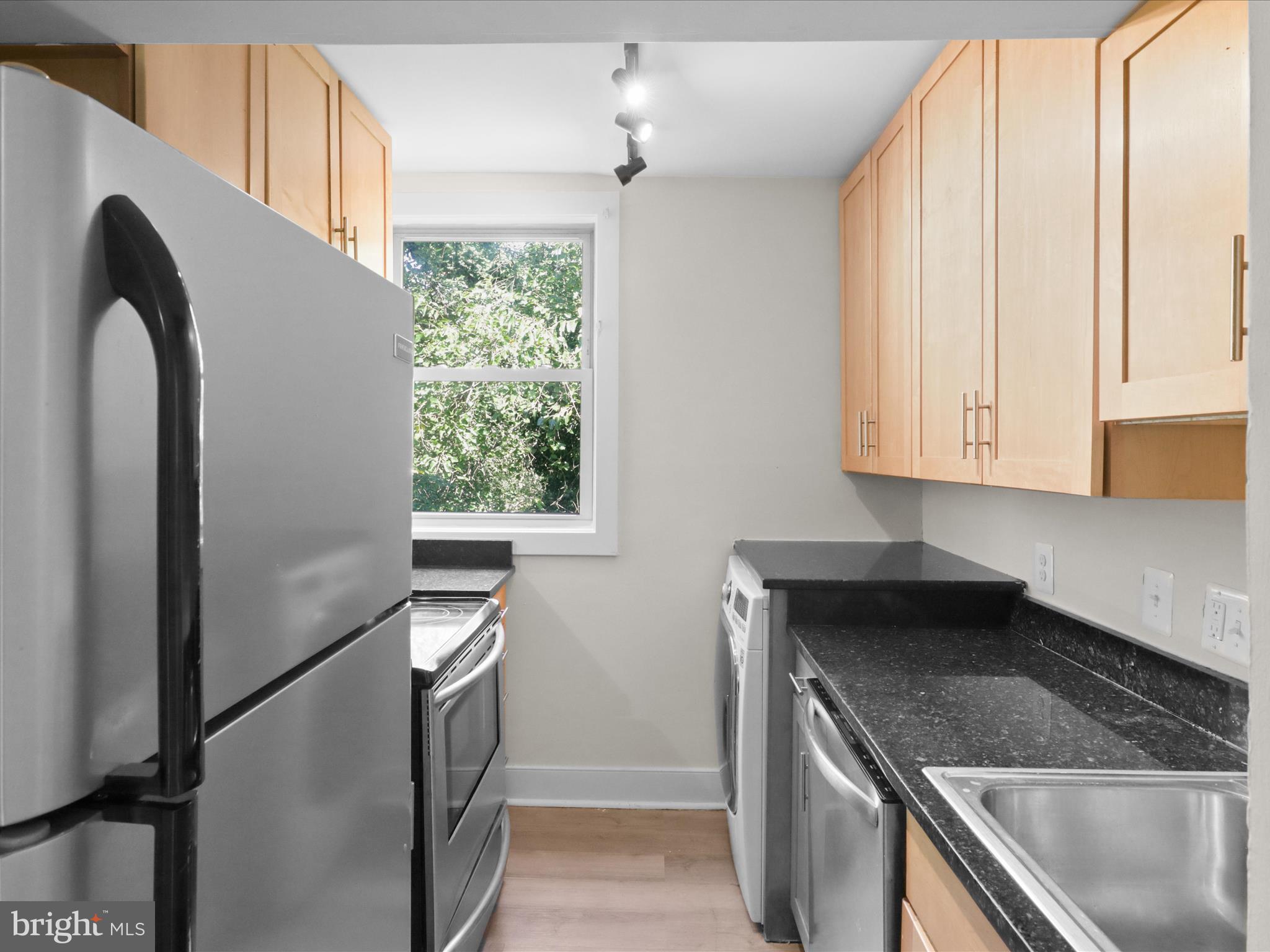 2850 Hartford Street Southeast, Unit 203 Washington, DC 20020 - Photo 8 of 23 Granite countertops