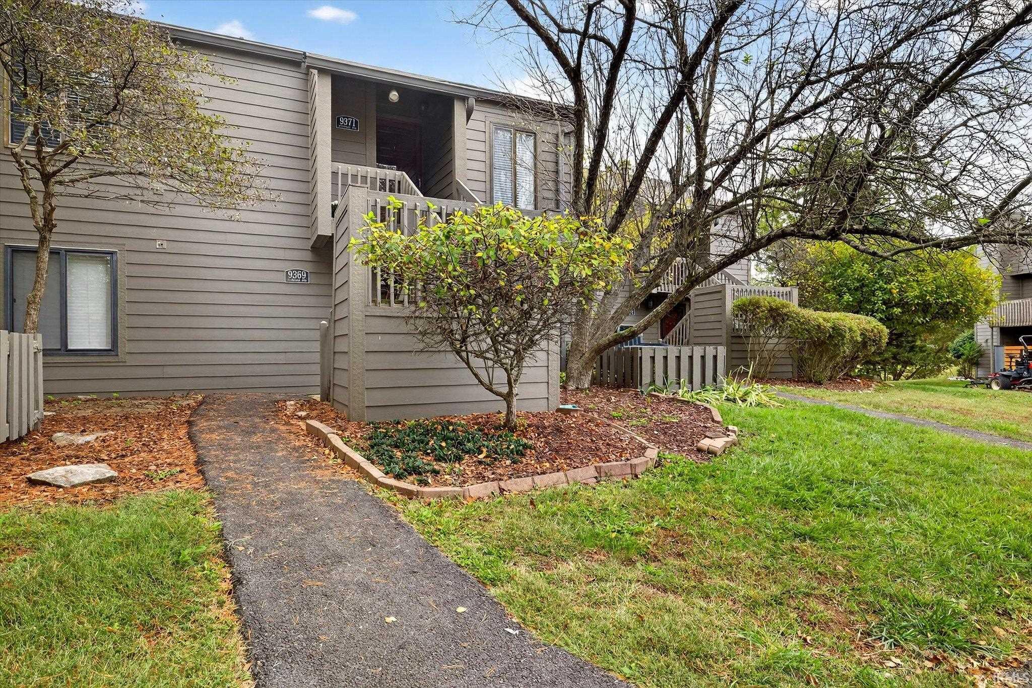 9371 South Lake Ridge Drive Bloomington, IN 47401 - Photo 4 of 36