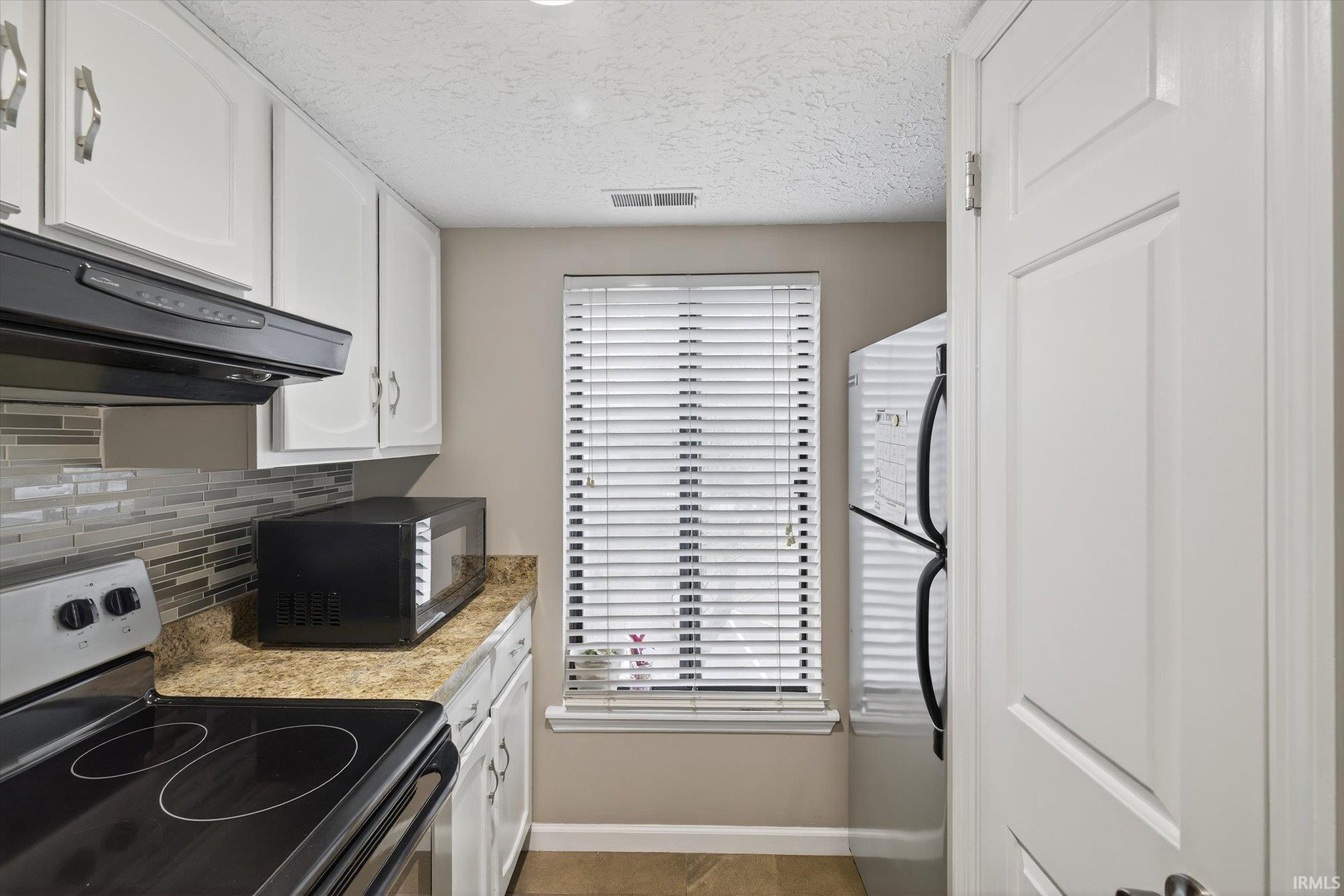 9371 South Lake Ridge Drive Bloomington, IN 47401 - Photo 7 of 36