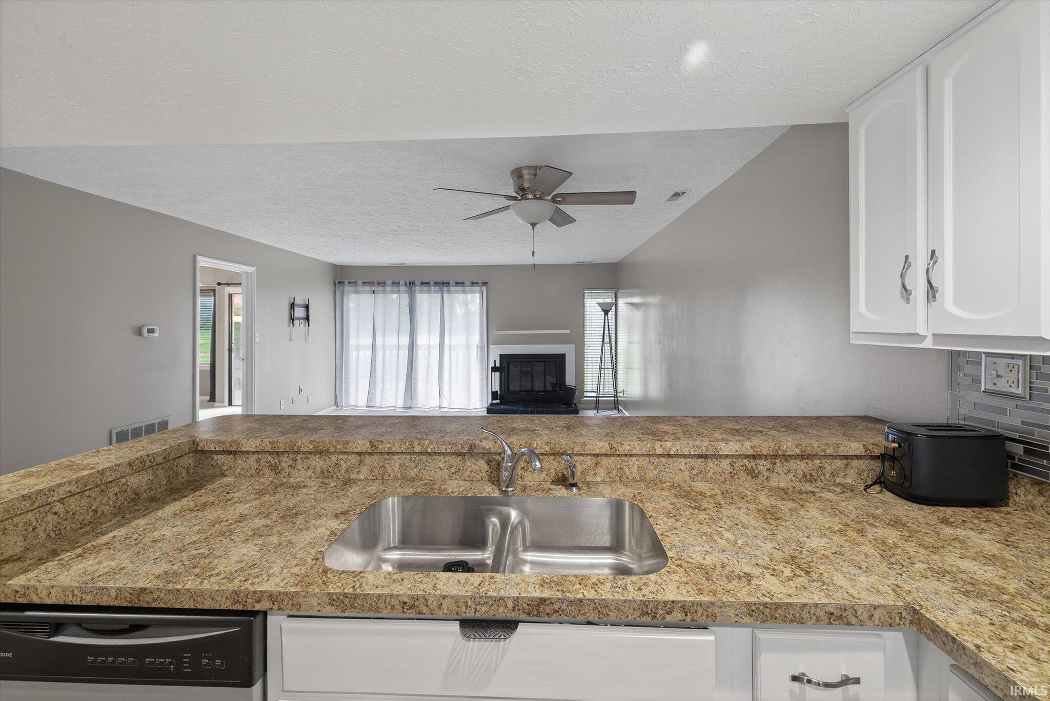 9371 South Lake Ridge Drive Bloomington, IN 47401 - Photo 8 of 36