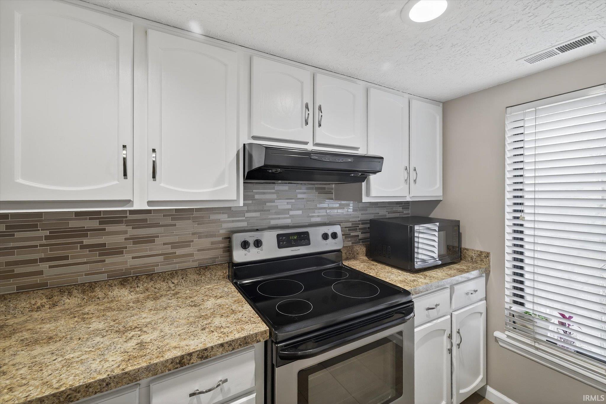 9371 South Lake Ridge Drive Bloomington, IN 47401 - Photo 10 of 36