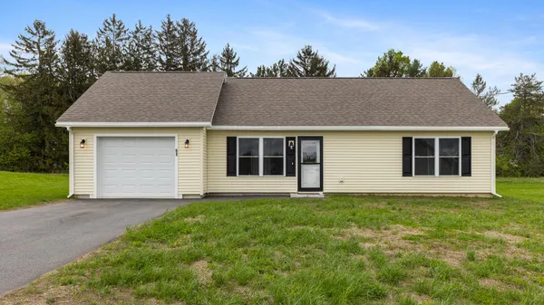 $271,900 | 51 Stearns Farm Road, Hampden, ME 04444
