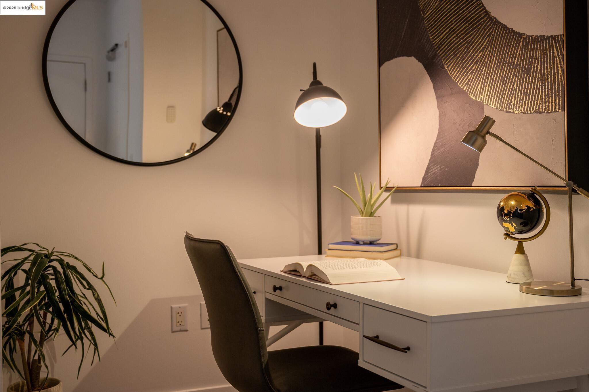 438 West Grand Avenue, Unit 422 Oakland, CA 94612 - Photo 40 of 52 View of home office