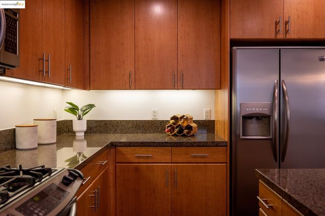 $669,000 | 438 West Grand Avenue, Unit 422, Oakland, CA 94612