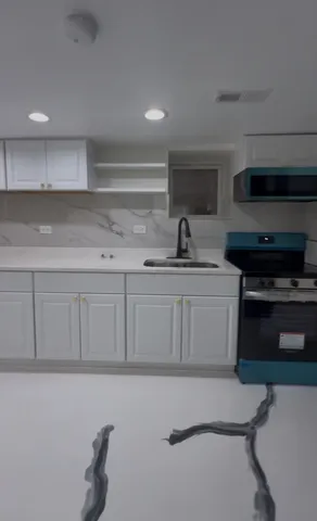 $1,200 | 3811 West 61st Street, Unit G, Chicago, IL 60629