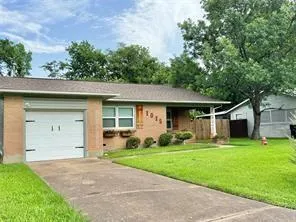 $1,600 | 1015 West Sycamore Street, Sherman, TX 75092