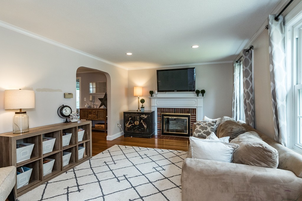 51 Gretter Road Boston, MA 02132 - Photo 8 of 28 Gallery Image 8