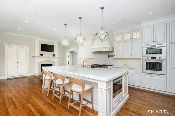 $4,695,000 | 21 Fox Hill Lane, Darien, CT 06820