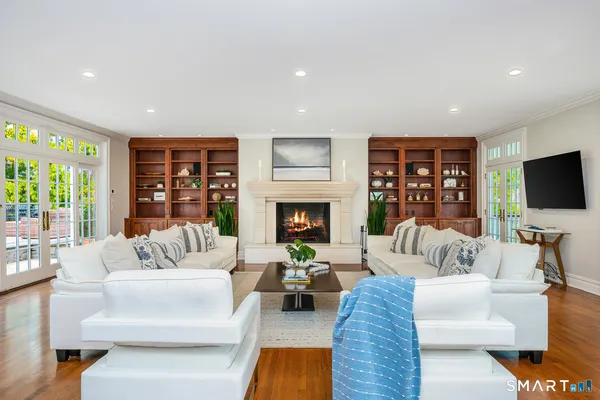 $4,695,000 | 21 Fox Hill Lane, Darien, CT 06820