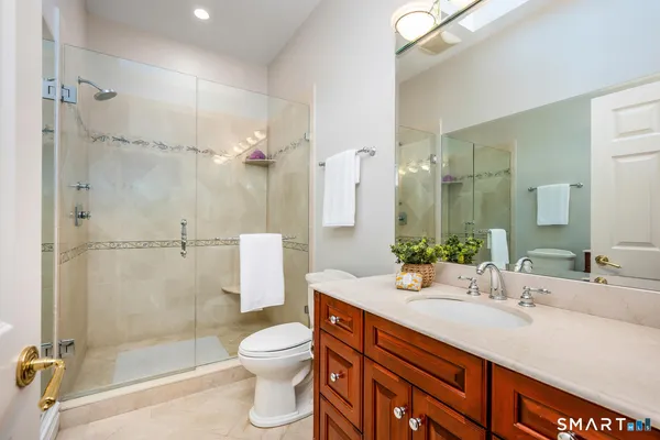 $4,695,000 | 21 Fox Hill Lane, Darien, CT 06820