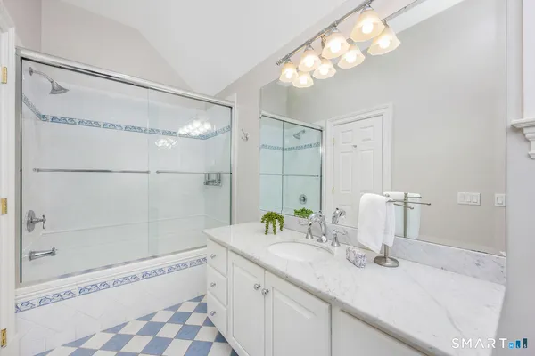 $4,695,000 | 21 Fox Hill Lane, Darien, CT 06820