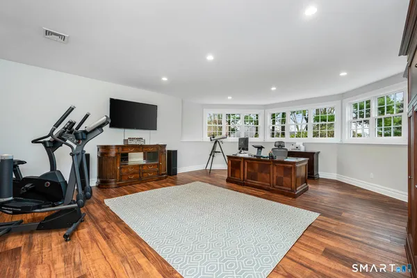 $4,695,000 | 21 Fox Hill Lane, Darien, CT 06820