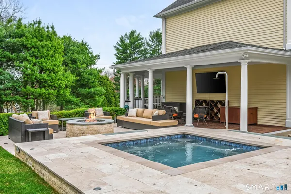 $4,695,000 | 21 Fox Hill Lane, Darien, CT 06820