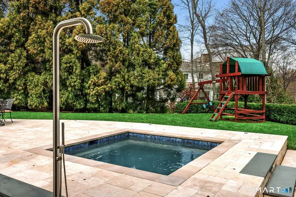 $4,695,000 | 21 Fox Hill Lane, Darien, CT 06820