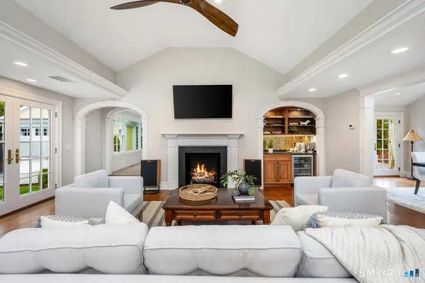 $4,695,000 | 21 Fox Hill Lane, Darien, CT 06820