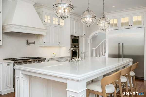 $4,695,000 | 21 Fox Hill Lane, Darien, CT 06820