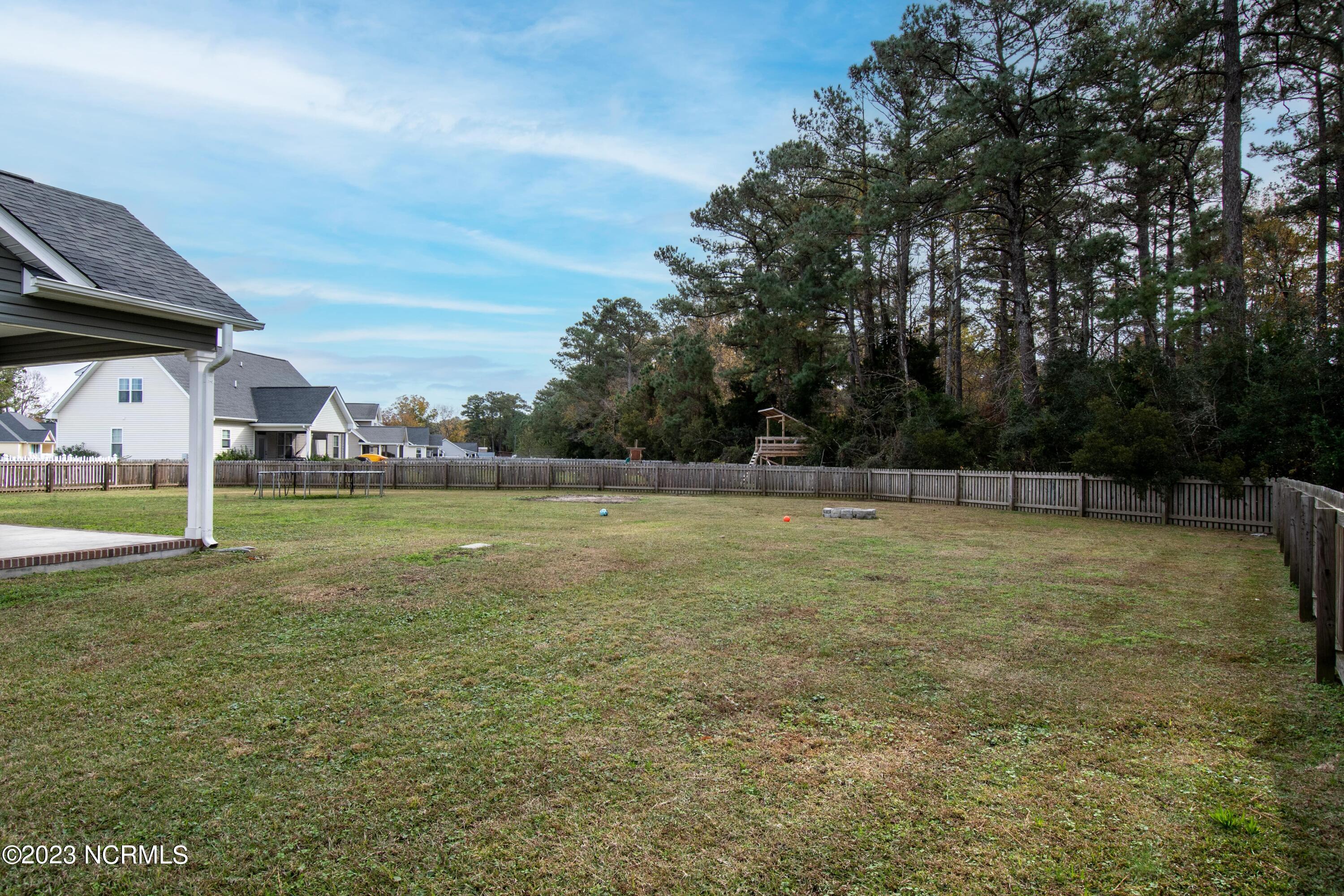 119 Holland Farm Road Cedar Point, NC 28584 - Photo 27 of 31 5-min